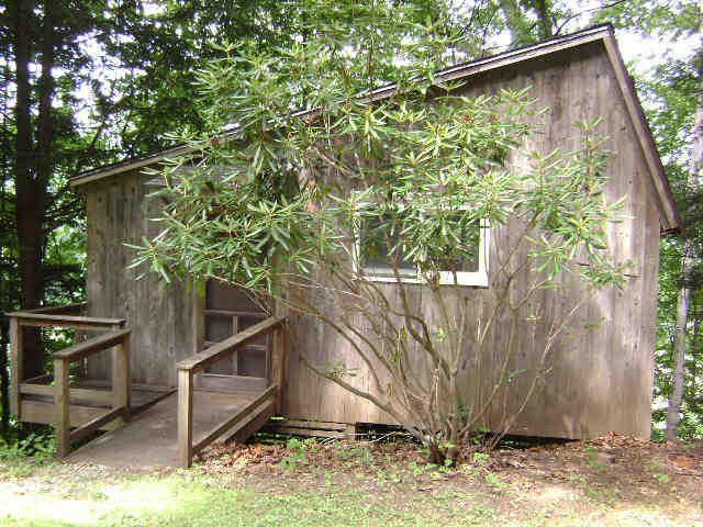 Building photograph for 520 RIVER RD